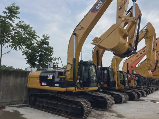 Caterpillar 社 Cat 330d