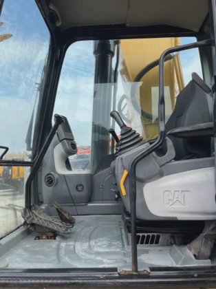 Caterpillar 社 Cat 330d