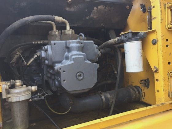 Caterpillar Komatsu PC200-7