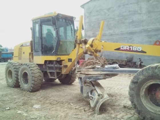 中古の新しい建設機械 Gr180 190HP モーターグレーダー 販売中
