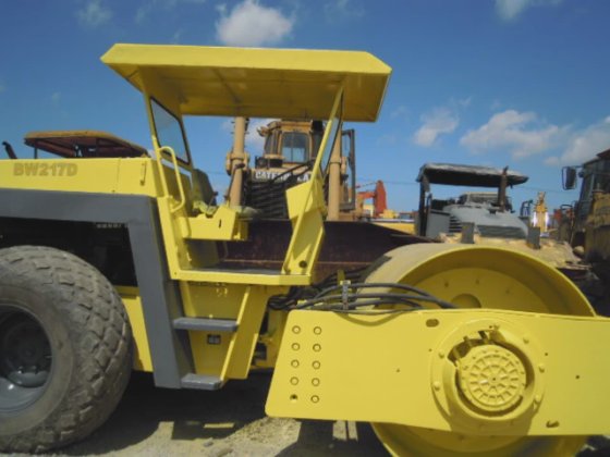 ボマグ Bomag Road Roller 217D