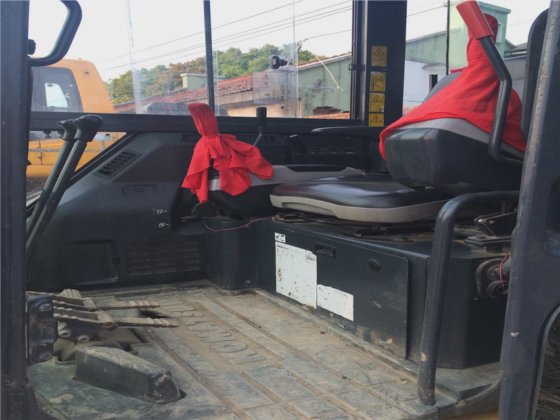 Gebrauchter Komatsu MIDI Bagger Nini