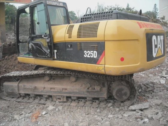 2015 CAT 325DL