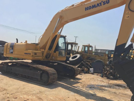 日本小松 PC220 挖掘机