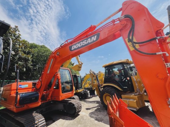 2022 Doosan DX140LC