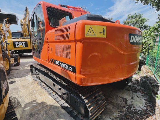 doosan DX140LC