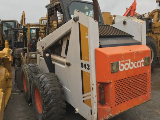 山猫滑移装载机 S943，工作状态良好，价格合理。二手 S18