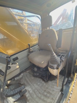 2004 caterpillar 325B-LN