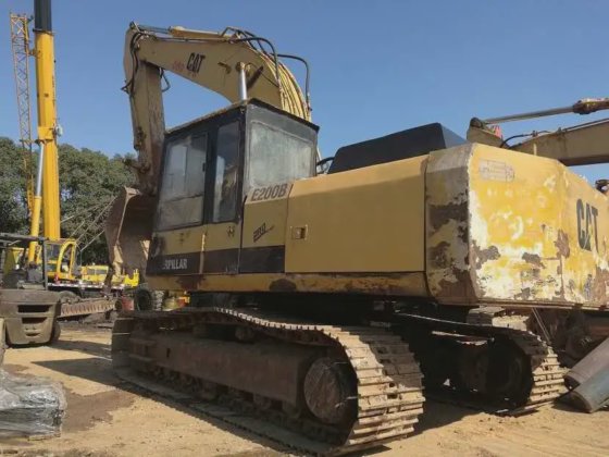 中国の供給者 E200b 中古の掘削機 E70b セカンドハンドの掘削機