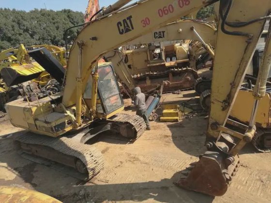 中国の供給者 E200b 中古の掘削機 E70b セカンドハンドの掘削機