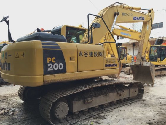 日本新到二手小松 PC400 PC450LC-7 PC200-8 高功率履带式挖掘机现货