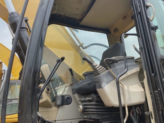 Caterpillar 社 Cat 330d