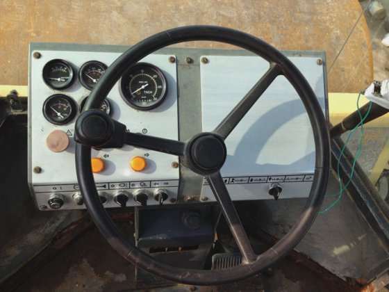 Orhinal Commins 发动机二手压路机 Ca25，状况良好