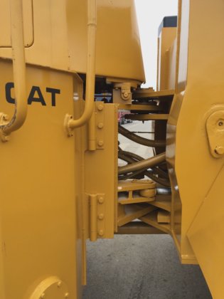 CAT 卡特彼勒 966E 轮式装载机