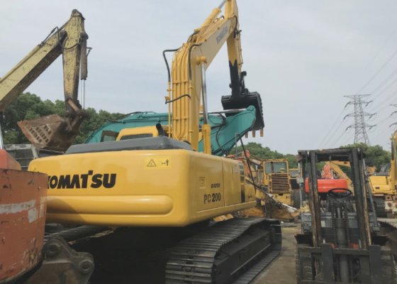 Komatsu pc200-6