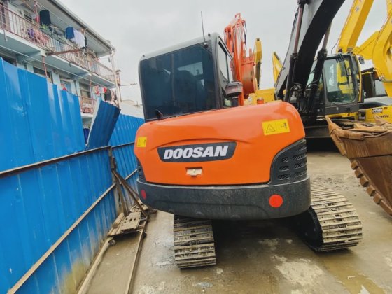 Doosan DH60-7