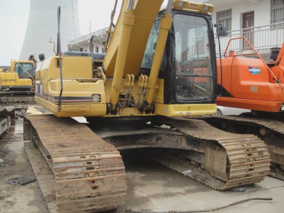 2015 CAT Caterpillar 320BL