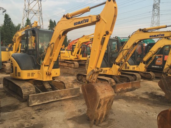 KOMATSU pc55mr
