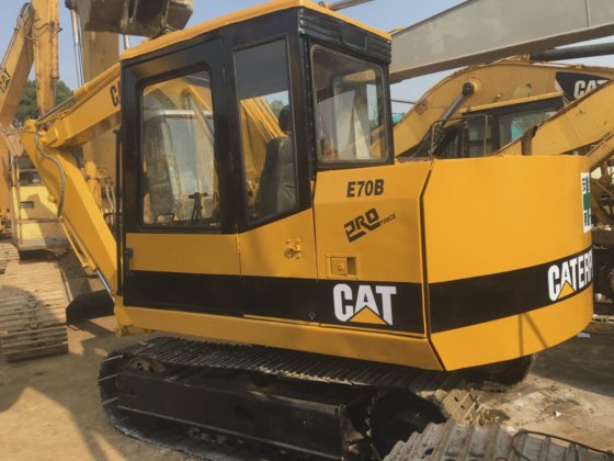kat CAT E70B