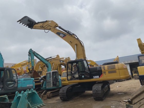 Caterpillar 社 CAT330D