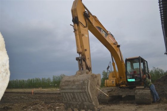 20 使用トン数 320cl 日本製の掘削機 320cl