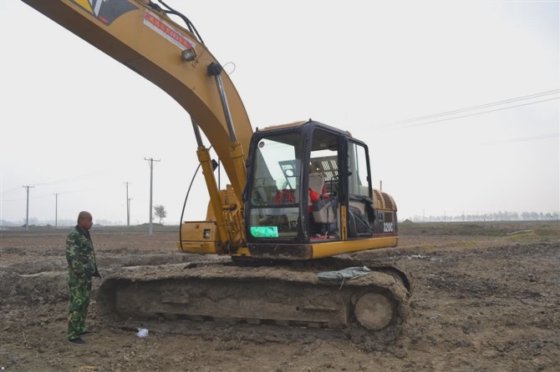 20 使用トン数 320cl 日本製の掘削機 320cl