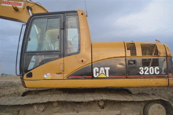 20 使用トン数 320cl 日本製の掘削機 320cl