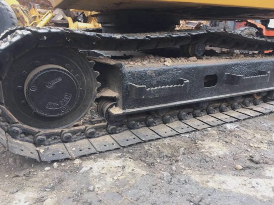 Caterpillar 社 E70b