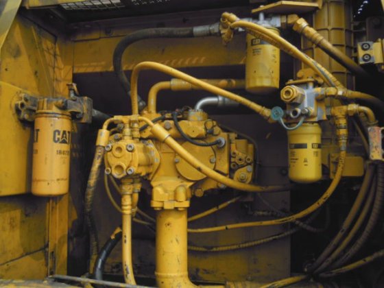 2015 Caterpillar 325c