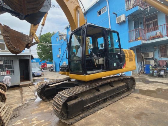 CAT 320D