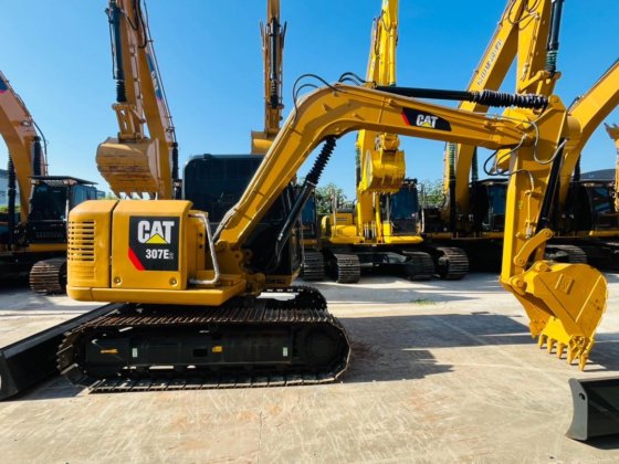 Caterpillar 社 307E