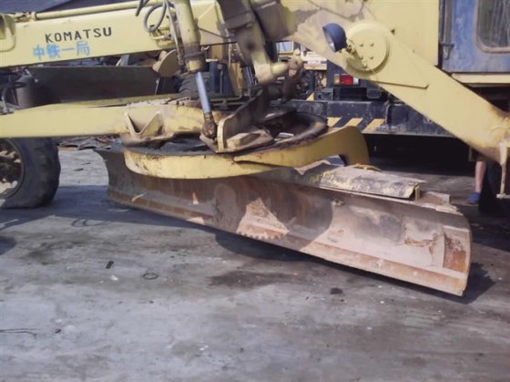 2016 Komatsu GD605-1