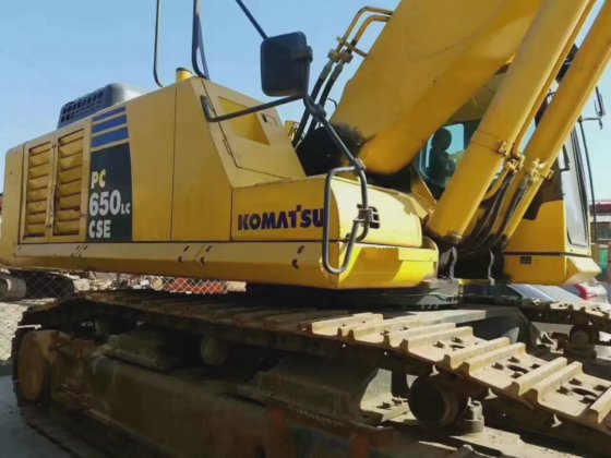 Komatsu PC650LC