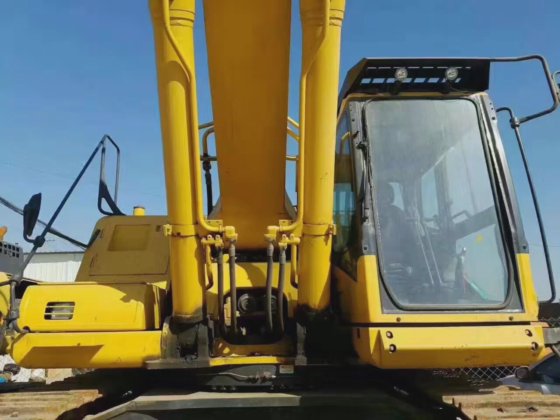 Komatsu PC650LC