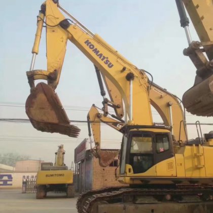 Komatsu PC650LC