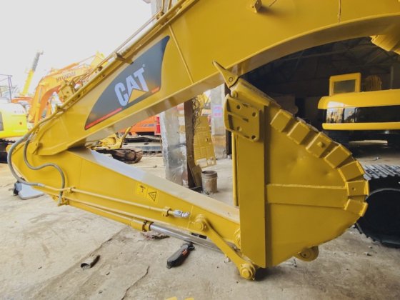 Caterpillar 社 Cat320c