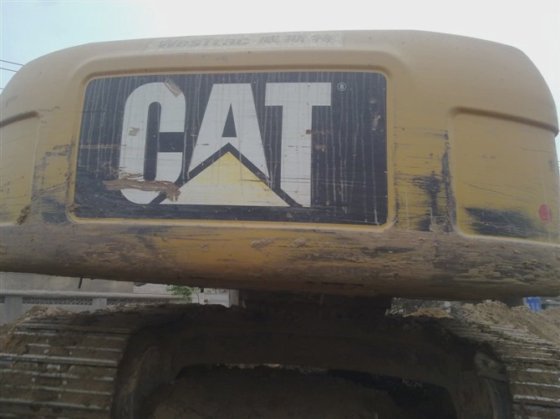 320d 挖掘机，状况良好，最优惠价格出售