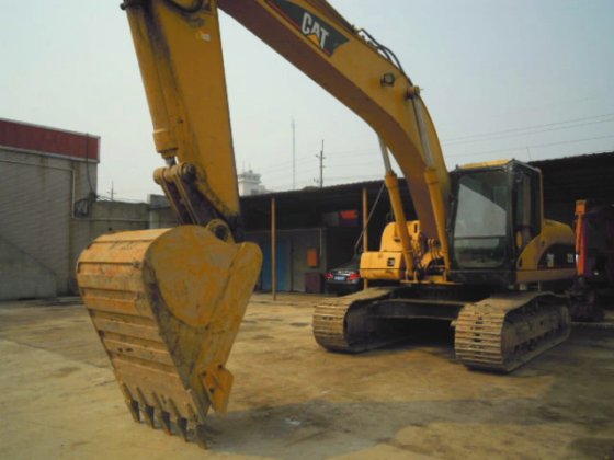 Caterpillar 社 CAT325C