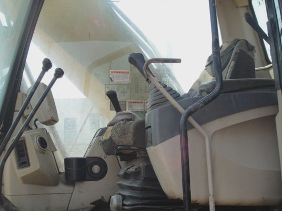 Caterpillar 社 CAT325C