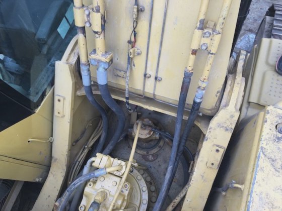 Caterpillar 社 320D