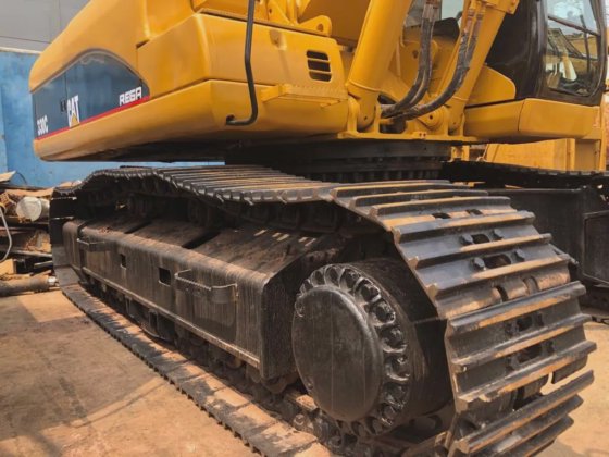 Caterpillar 社 CAT 330C