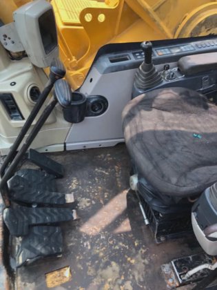 Caterpillar 社 CAT 330C