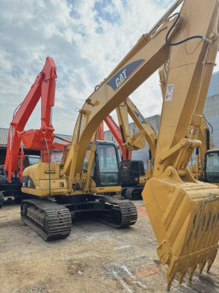 二手工程机械 日本制造 320c 挖掘机出售