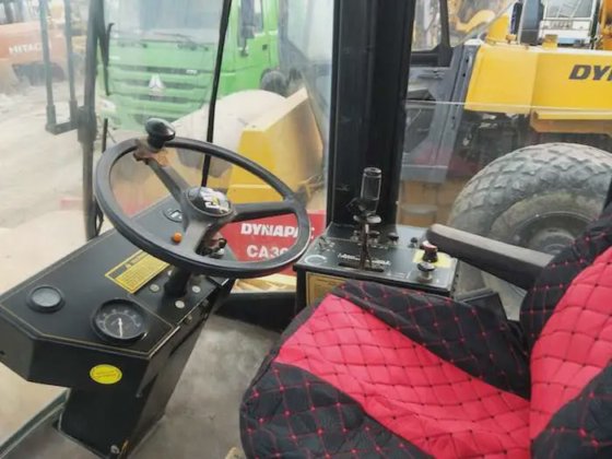 Caterpillar 社 CS-583C