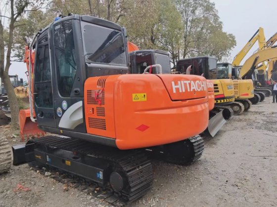 Hitachi ZX70