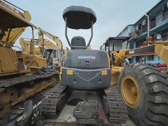 质量上乘的原装日本镰津 PC55 迷你挖掘机