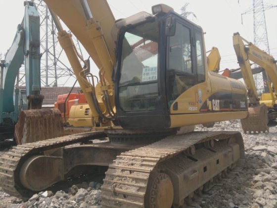 Caterpillar 社 Cat330c