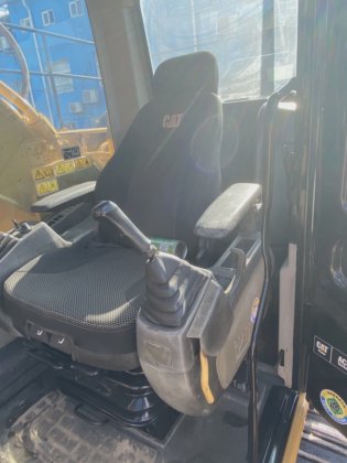 Caterpillar 社 Cat 330D