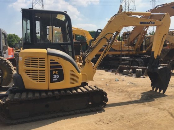 Komatsu PC35MR-2