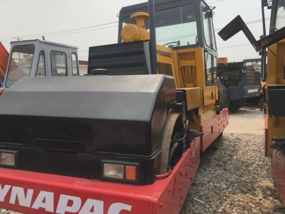 2012 dynapac CC211